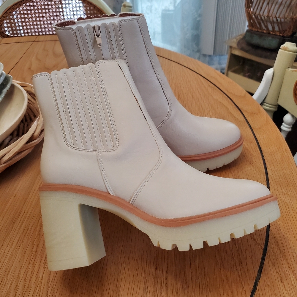 Oasis‎ Society Boots 8.5
